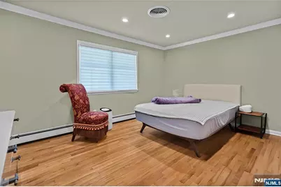 318 Briarcliff Lane, Paramus, NJ 07652 - Photo 10