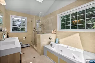 318 Briarcliff Ln, Paramus, NJ 07652 - Photo 14