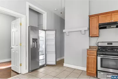 564 Sanford Avenue 1 #1, Newark, NJ 07106 - Photo 8