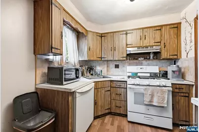 809 Elm Avenue, Ridgefield, NJ 07657 - Photo 8