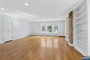 166 Crescent Ave, Waldwick, NJ 07463 - Photo 4
