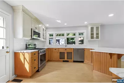 166 Crescent Avenue, Waldwick, NJ 07463 - Photo 8