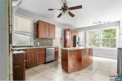 564 Sanford Avenue 2 #2, Newark, NJ 07106 - Photo 2