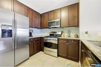 4422 Riverview Avenue 422 #422, Englewood, NJ 07631 - Photo 6