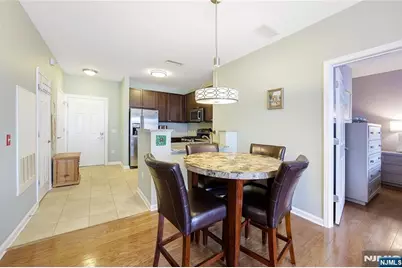 4422 Riverview Avenue 422 #422, Englewood, NJ 07631 - Photo 10