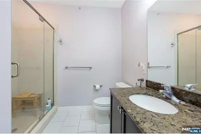 4422 Riverview Avenue 422 #422, Englewood, NJ 07631 - Photo 16
