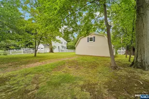 46 Schraalenburgh Rd, Haworth, NJ 07641 - Photo 32