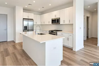 2 Executive Drive 902 #902, Fort Lee, NJ 07024 - Photo 8