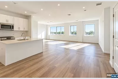 2 Executive Drive 902 #902, Fort Lee, NJ 07024 - Photo 6