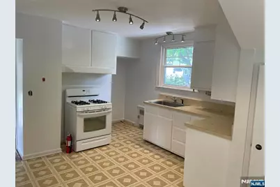 222 Glen Avenue Floor 2 #Floor 2, Midland Park, NJ 07432 - Photo 6