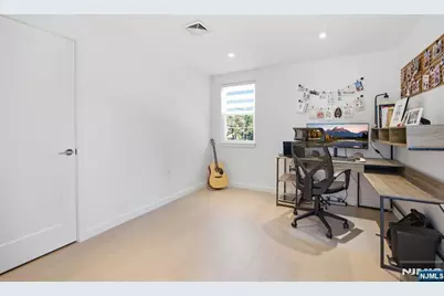 130 Surrey Lane, Tenafly, NJ 07670 - Photo 14