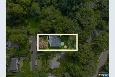 914 Hammond Road, Ridgewood, NJ 07450 - Photo 2