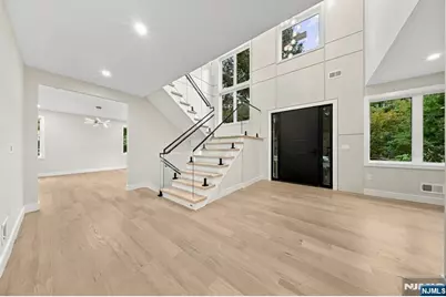 914 Hammond Road, Ridgewood, NJ 07450 - Photo 8