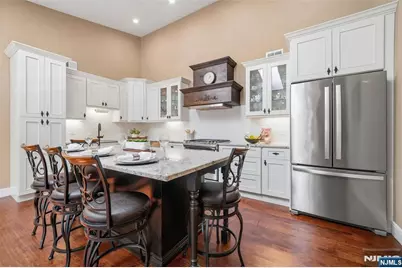 1002 Boxwood Court, Mahwah, NJ 07430 - Photo 2
