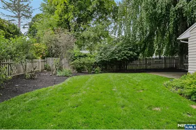 419 Hollywood Avenue, Ho Ho Kus, NJ 07423 - Photo 4
