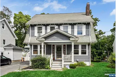 19 Christopher Place, Ridgewood, NJ 07450 - Photo 2