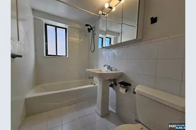 233 12th Street 1J #1J, Palisades Park, NJ 07650 - Photo 10