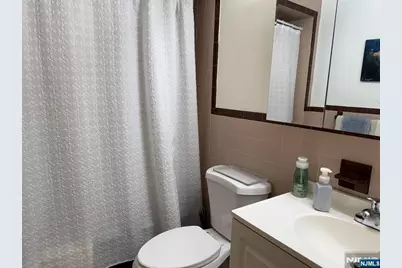 376 Henry Street 8 #8, Fairview, NJ 07022 - Photo 4