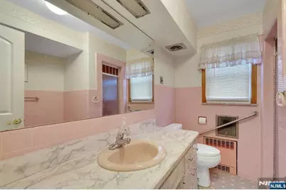 316 Sanford Avenue, Lyndhurst Township, NJ 07071 - Photo 10
