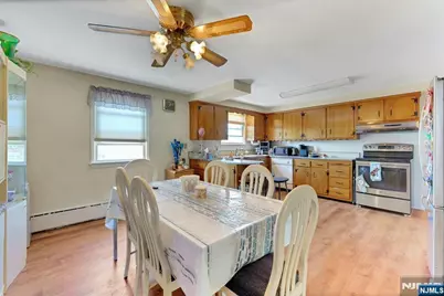 316 Sanford Avenue, Lyndhurst Township, NJ 07071 - Photo 16