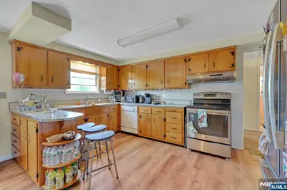 316 Sanford Avenue, Lyndhurst Township, NJ 07071 - Photo 18