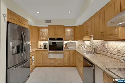 2 Eliot Court, Teaneck Township, NJ 07666 - Photo 8