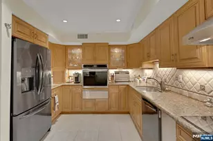 2 Eliot Ct, Teaneck Township, NJ 07666 - Photo 8