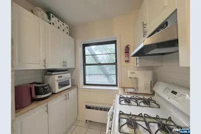 500 Linwood Drive 2G #2G, Fort Lee, NJ 07024 - Photo 8