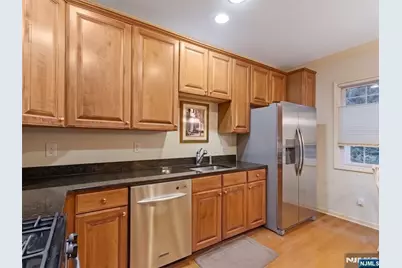 9 Goffle Brook Court 205 #205, Hawthorne, NJ 07506 - Photo 6