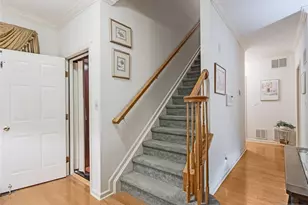 9 Goffle Brook Ct 205, Hawthorne, NJ 07506 - Photo 2
