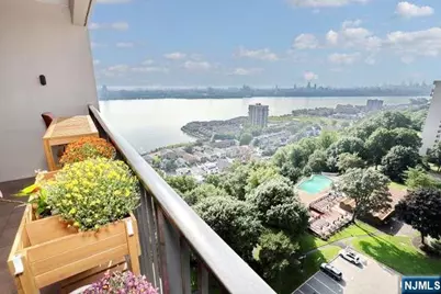 5 Horizon Road 1403 #1403, Fort Lee, NJ 07024 - Photo 2