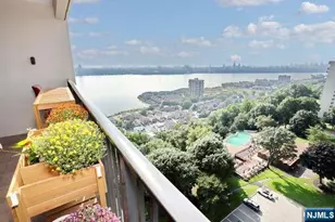 5 Horizon Road 1403, Fort Lee, NJ 07024 - Photo 2