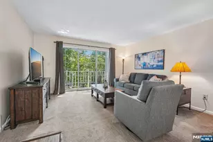 945 Juniper Way, Mahwah, NJ 07430 - Photo 4