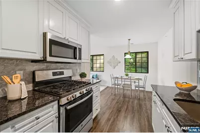 2902 Mark Twain Way, Mahwah, NJ 07430 - Photo 16