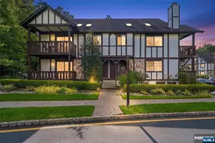 2902 Mark Twain Way, Mahwah, NJ 07430 - Photo 1