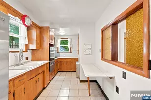 1481 Endicott Terrace, Teaneck Township, NJ 07666 - Photo 10