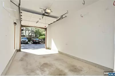 2406 Hemingway 2406 #2406, Mahwah, NJ 07430 - Photo 32