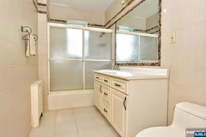 185 E Palisade Avenue B1B #B1B, Englewood, NJ 07631 - Photo 14