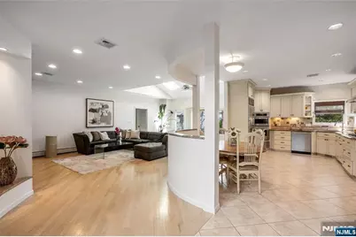 8 Marion Court, Ho Ho Kus, NJ 07423 - Photo 4