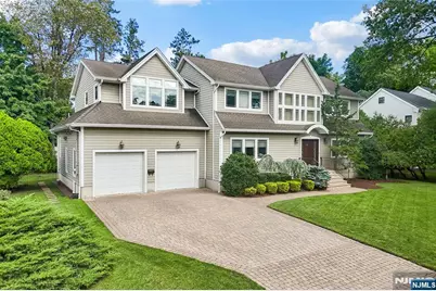 8 Marion Court, Ho Ho Kus, NJ 07423 - Photo 2