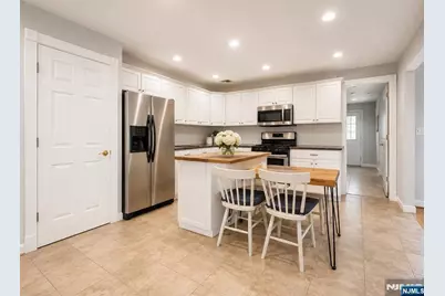 286 McKinley Boulevard, Paramus, NJ 07652 - Photo 8