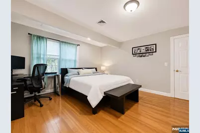 286 McKinley Boulevard, Paramus, NJ 07652 - Photo 12