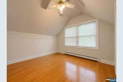 286 McKinley Boulevard, Paramus, NJ 07652 - Photo 16