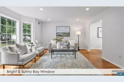 758 Manchester Way, Paramus, NJ 07652 - Photo 4