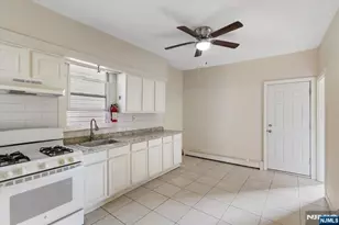 422 Jelliff Ave, Newark, NJ 07112 - Photo 12
