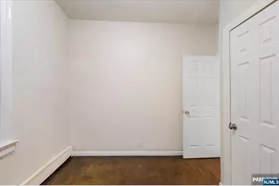 422 Jelliff Avenue, Newark, NJ 07112 - Photo 10
