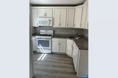 15 Westwood Boulevard 2 #2, Westwood, NJ 07675 - Photo 2