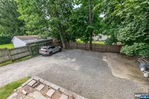 15 Washburn Pl, Caldwell, NJ 07006 - Photo 18