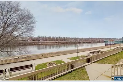 651 Riverside B13 #B13, Lyndhurst Township, NJ 07071 - Photo 4