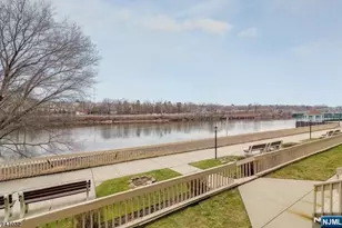 651 Riverside B13, Lyndhurst Township, NJ 07071 - Photo 4